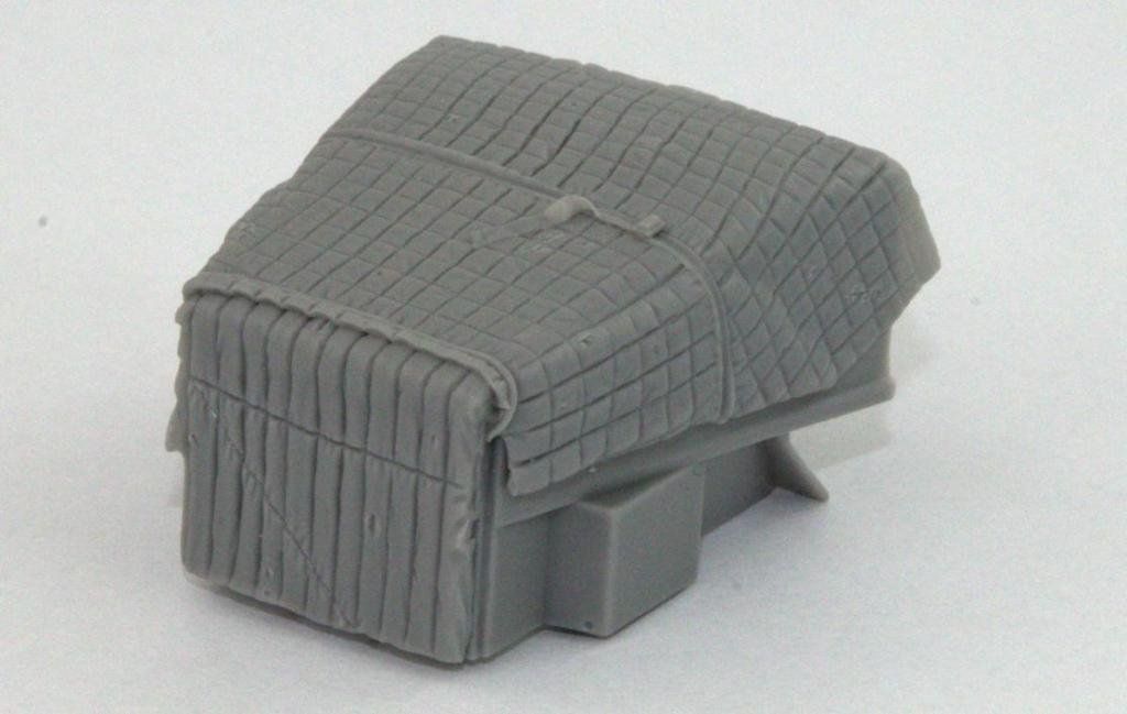 1:35 Studebacker engine deck with winter Canvas