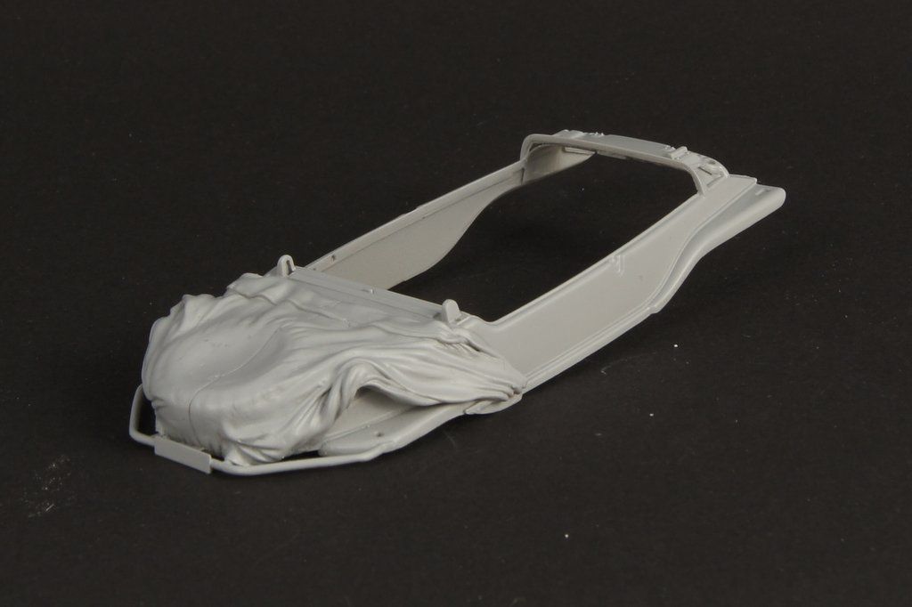 1:35 Schwimmwagen with Zeltbahn Camouflage Net