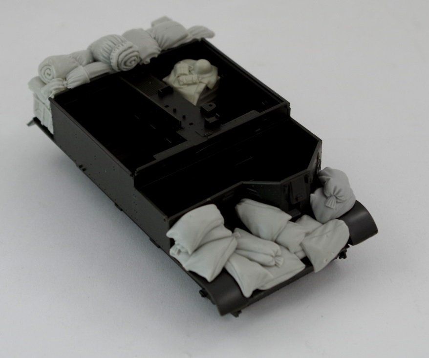 1:35 Stowage set for Carrier