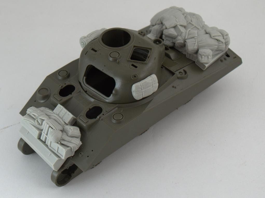 1:35 Stowage set for Sherman 