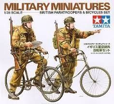 1:35 British Paratroopers a Bicycle set