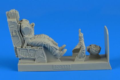 1:32 USAF Fighter Pilot with ejection seat