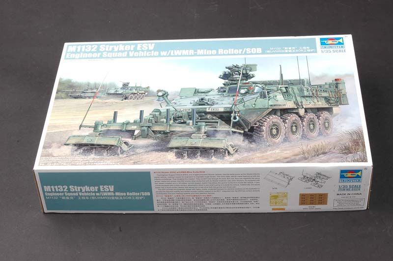1:35 M1132 Stryker Engineer Squad Vehicle w/LWMR-Mine Roller/SOB