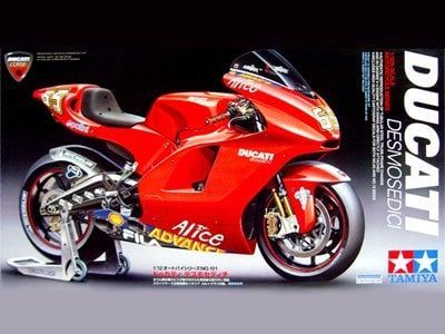 1:12 Ducati Desmosedici GP4 2004