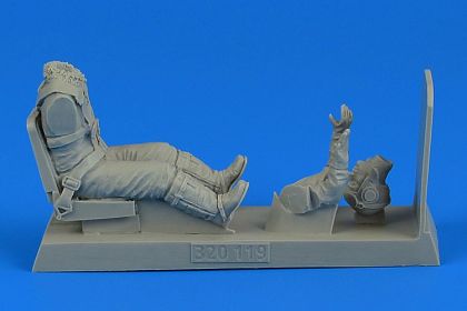 1:32 German Luftwaffe Pilot with seat for Me 262A