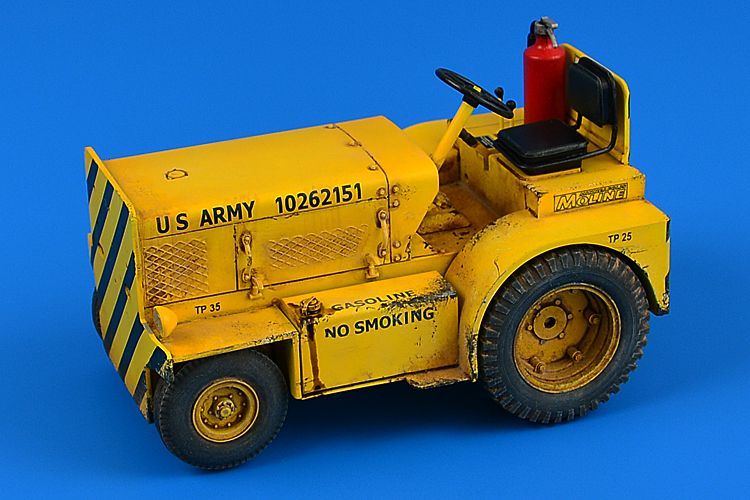 1:32 Minneapolis-Moline MT-40 Tow Tractor (US NAVY)
