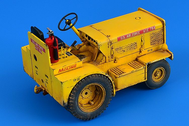 1:32 Minneapolis-Moline MT-40 Tow Tractor (USAF, US ARMY, CIV.)