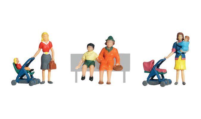 Moms & Kids - HO Scale