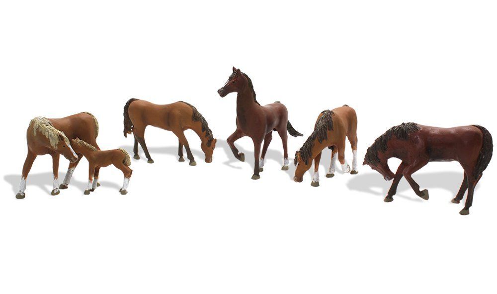 Chestnut Horses - HO Scale