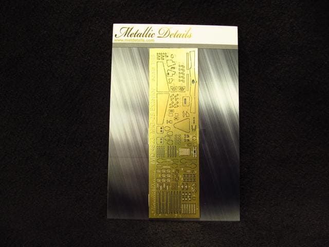 1:48 MiG-25. Exterior (ICM)