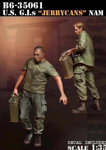 1:35 US G.I.s with Jerrycans