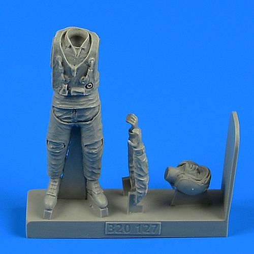 1:32 Modern Russian Air Force Fighter Pilot