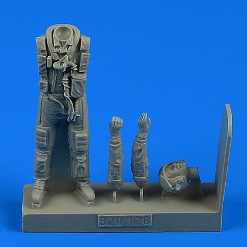1:32 Modern Czech Air Force Fighter Pilot