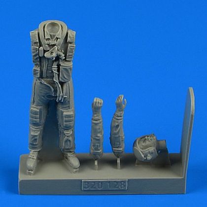 1:32 Modern Czech Air Force Fighter Pilot