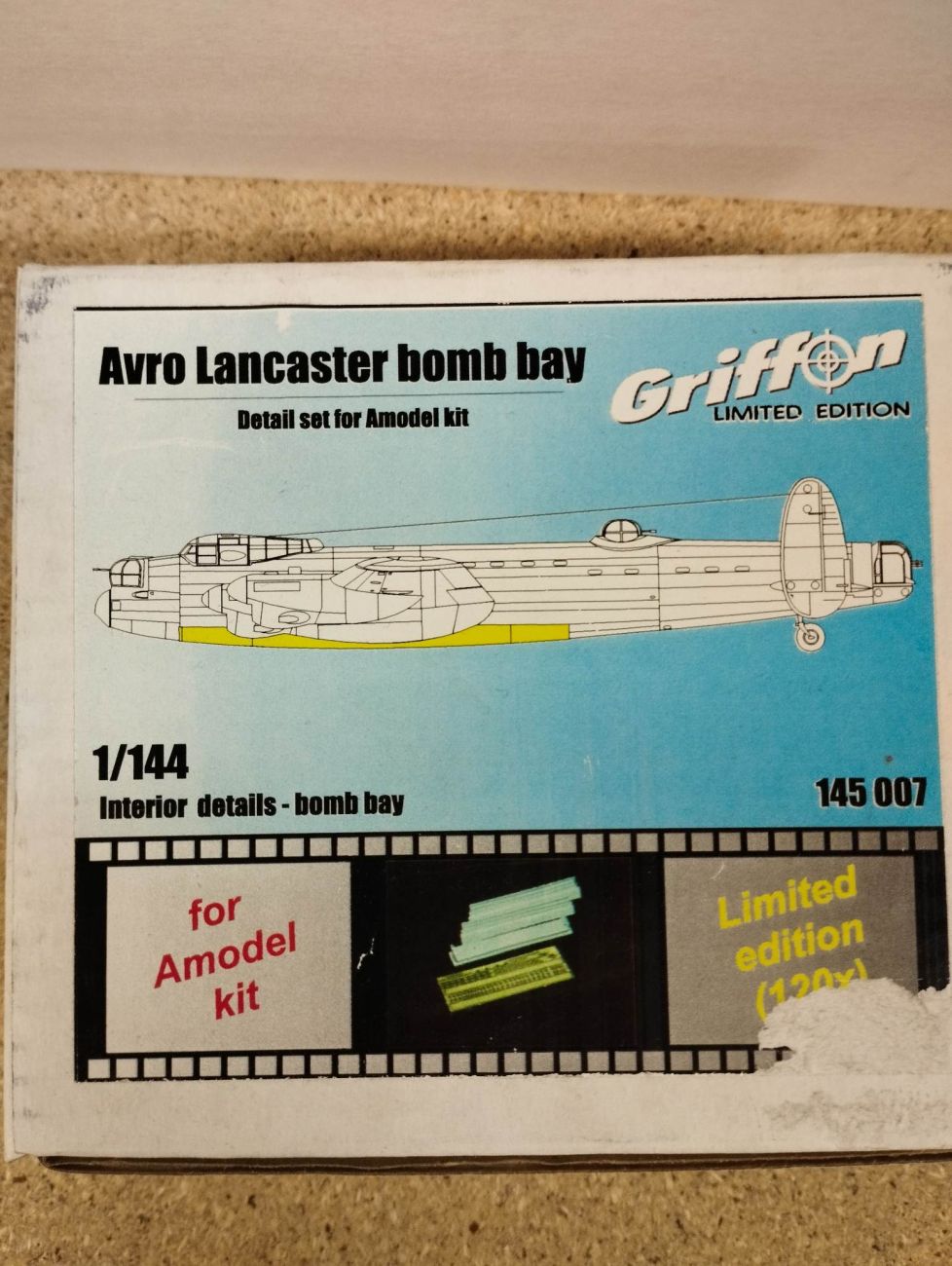 1:144 Avro Lancaster bomb bay