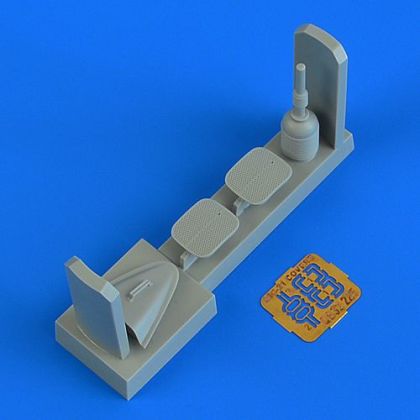 1:32 MiG-21 remove before flight covers