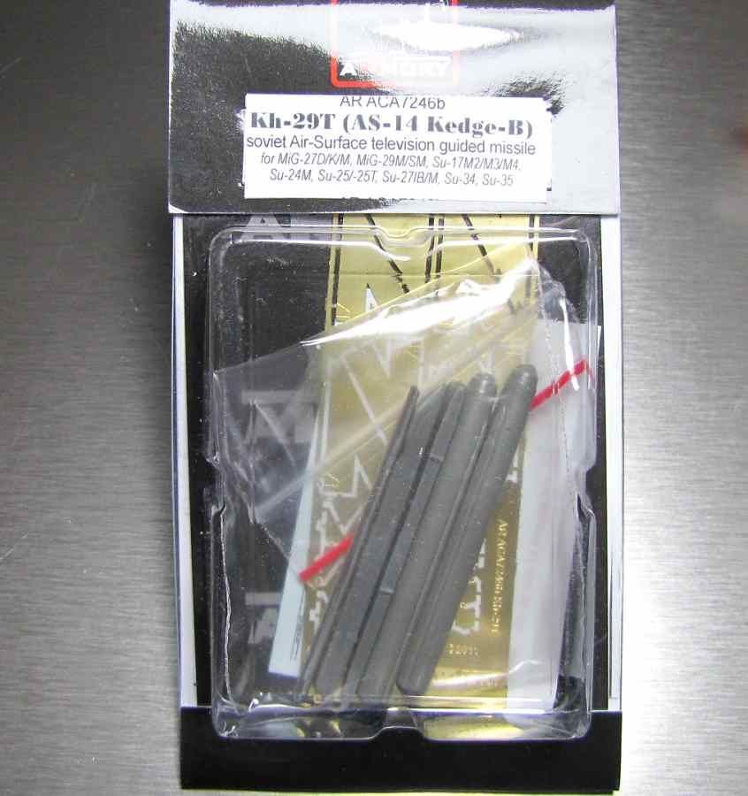 1:72 Kh-29T (AS-14 Kedge-B) + AKU-58-I catapult launcher, Air to Surface missile, television guidanc