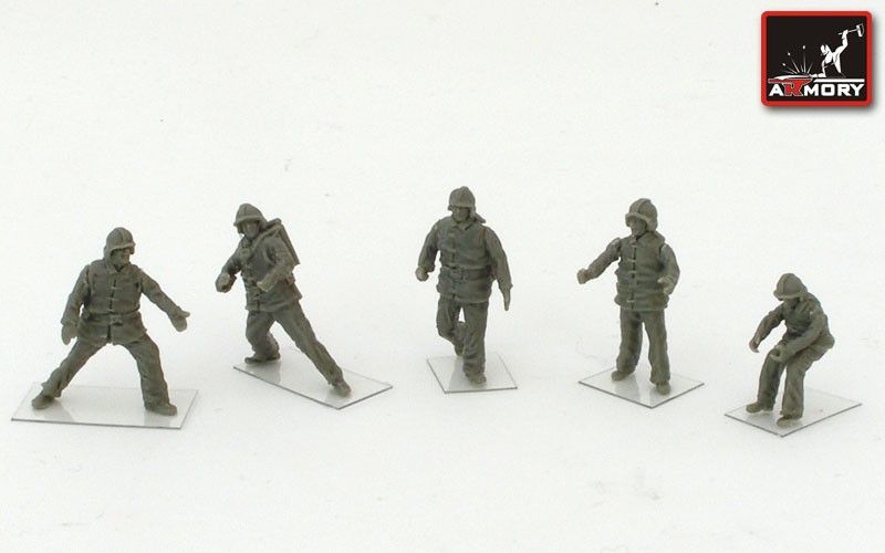 1:72 Soviet/Russian Airfield firefighters 5 figures (modern)