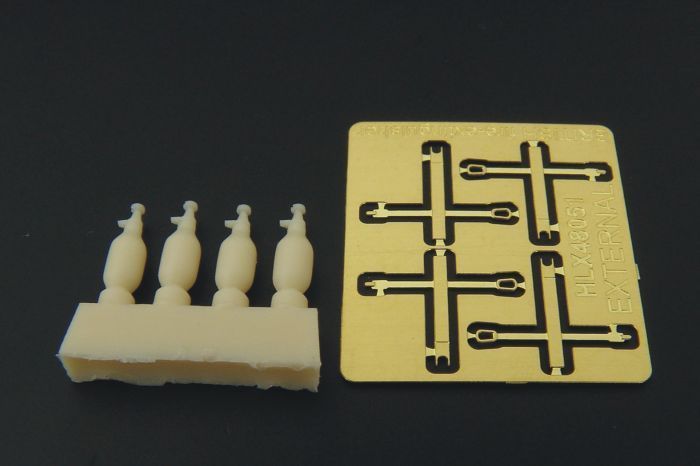 1:48 British FIRE EXTINGUISHER external