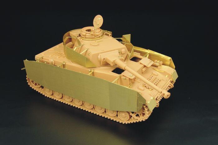 1:48 Pz.IV -SCHURZEN (TAMIYA)