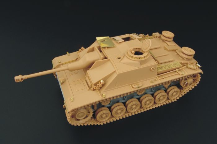 1:48 Stug III Ausf.G (TAMIYA)