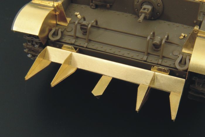 1:48 CROMWELL hedgerow cutter (TAMIYA)