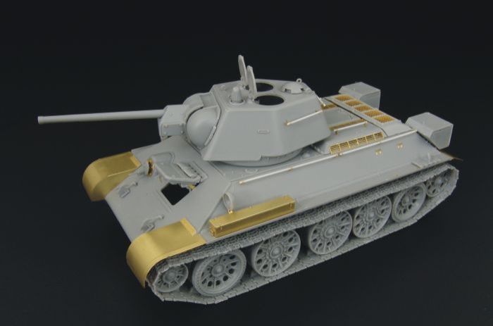 1:48 T-34/76 1943  Factory No.112 (HOBBY BOSS)