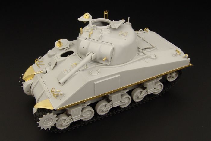 1:48 M4 SHERMAN (Hobby boss)