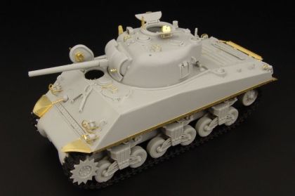 1:48 M4A3 SHERMAN (Hobby boss)