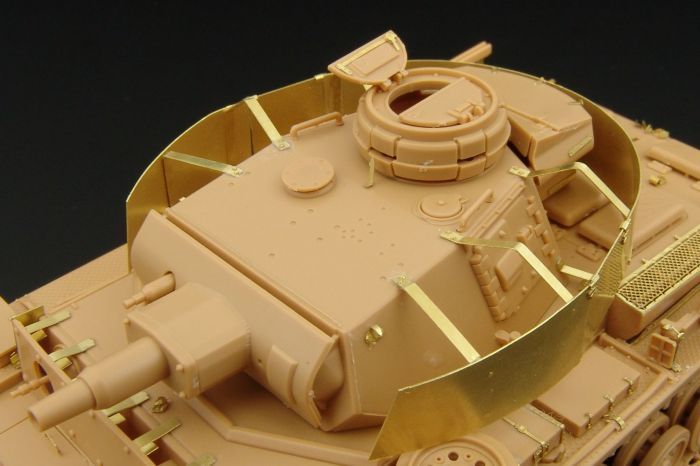 1:48 Pz.III. TURRET SCHURZEN (TAMIYA)