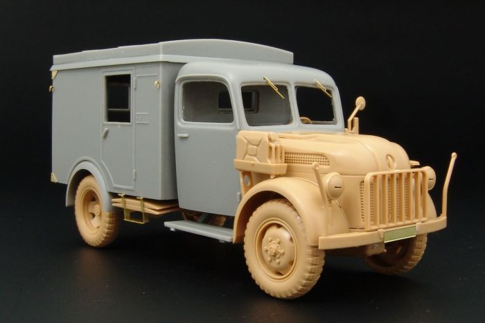 1:48 STEYR 1500 FUNK-Koffer (TAMIYA)
