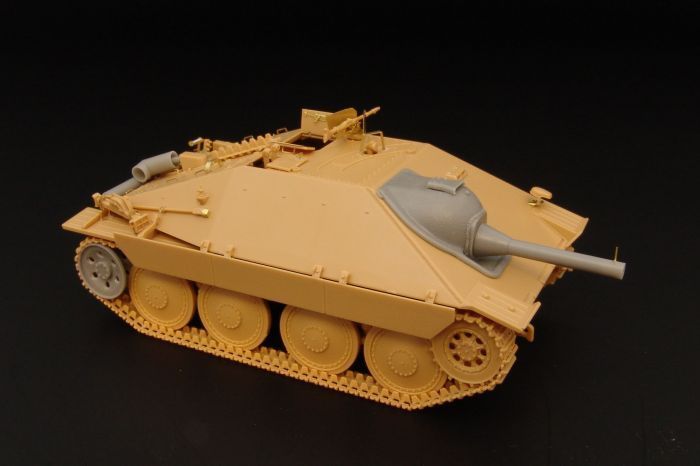 1:48 Flammpanzer 38(t) Hetzer (TAMIYA)