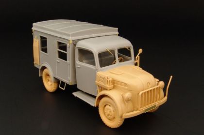 1:48 Kfz.31 STEYR 1500 Sanitätswagen (TAMIYA)