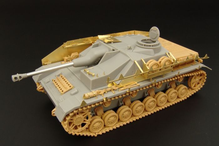 1:48 Sd.Kfz.167 Sturmgeschutz IV (TAMIYA)