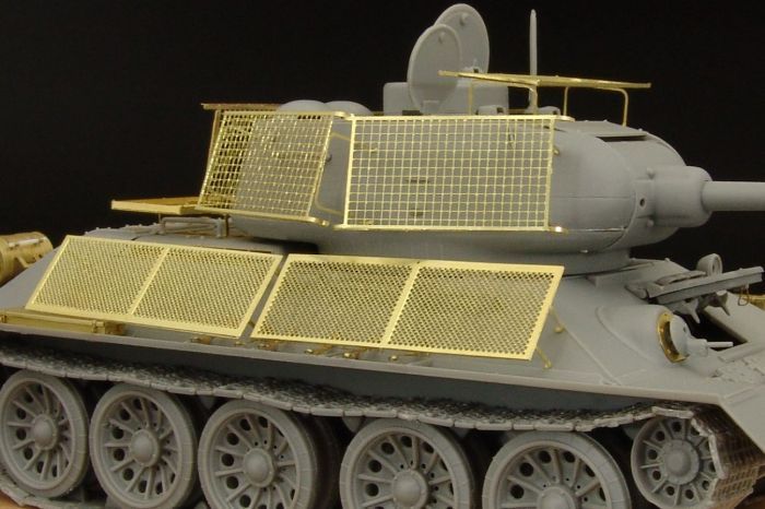 1:48 T-34/85 Improvized schurzen (HOBBY BOSS)