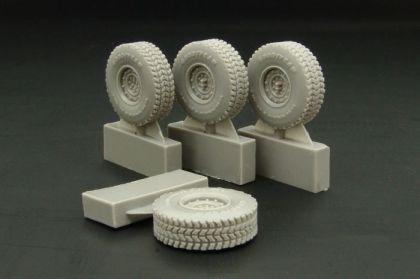 1:48 HMMWVE (Hummer) aggressive pattern wheels