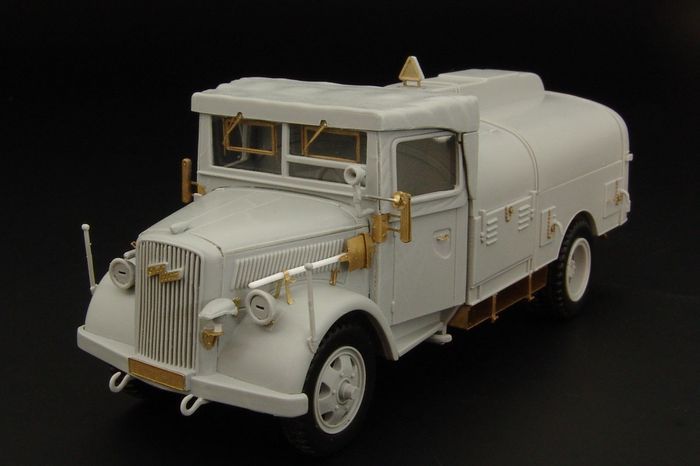 1:48 Opel Blitz Tankwagen (ITALERI)