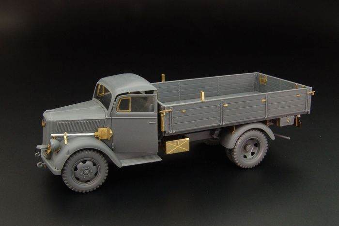 1:48 Opel Blitz (Tamiya)