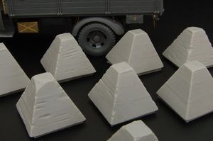 1:48 Dragon’s Teeth tank traps