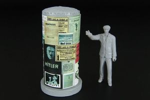 1:48 Posters column w/civilien
