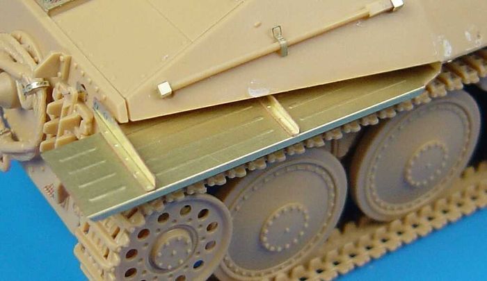 1:35 Hetzer fenders (Tamiya)