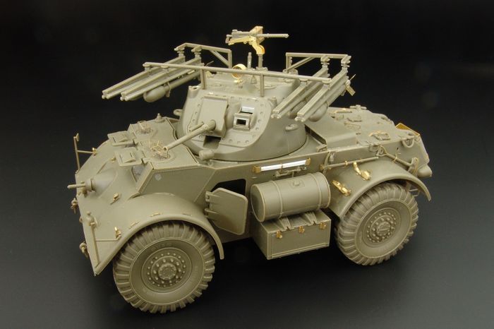 1:35 T17E1 Staghound Mk.I w.60LB Rocket Launch (Bronco)