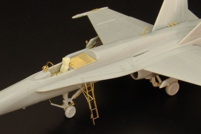 1:144 F/A-18C (Revell)