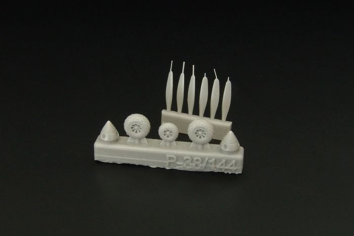 1:144 P-38 Wheels+proppelers (Fujimi kit)