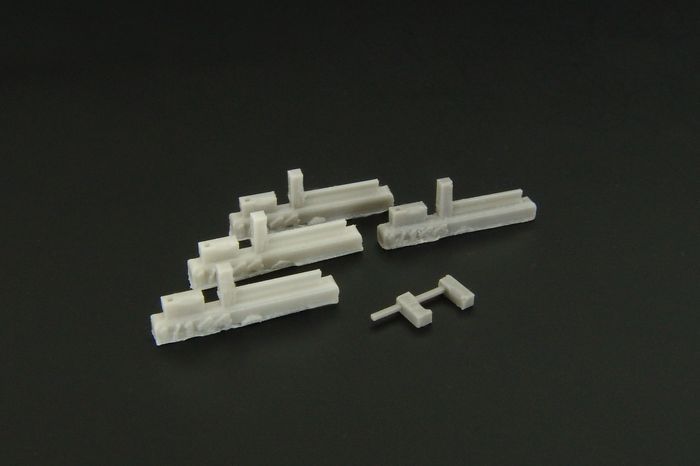 1:144 WWII USN Wheel chocks