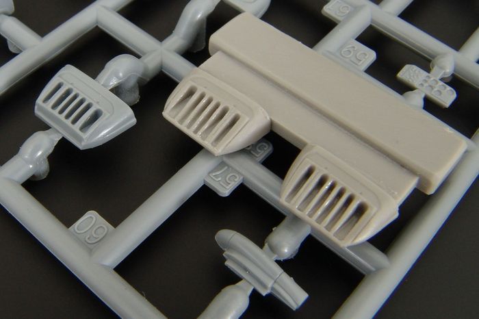 1:72 AH-1G Cobra air intake correction set (Special hobby)