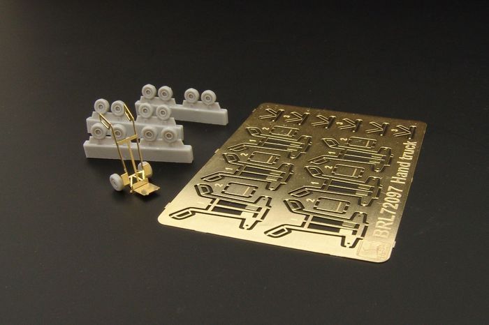 1:72 HAND TRUCK 6pcs