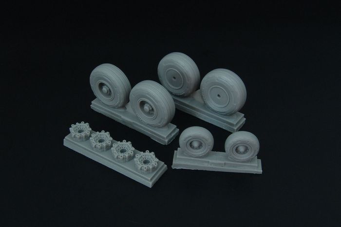 1:72 C-130 wheel set (with disc brakes) (Italeri)