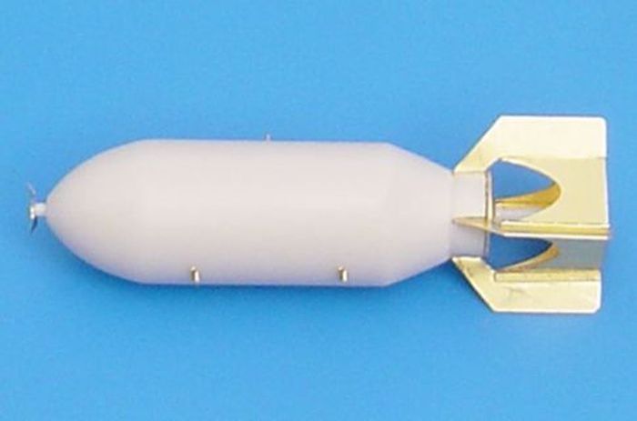 1:48 US 1000lb bomb