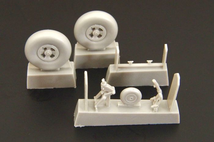 1:48 Huricane wheel set